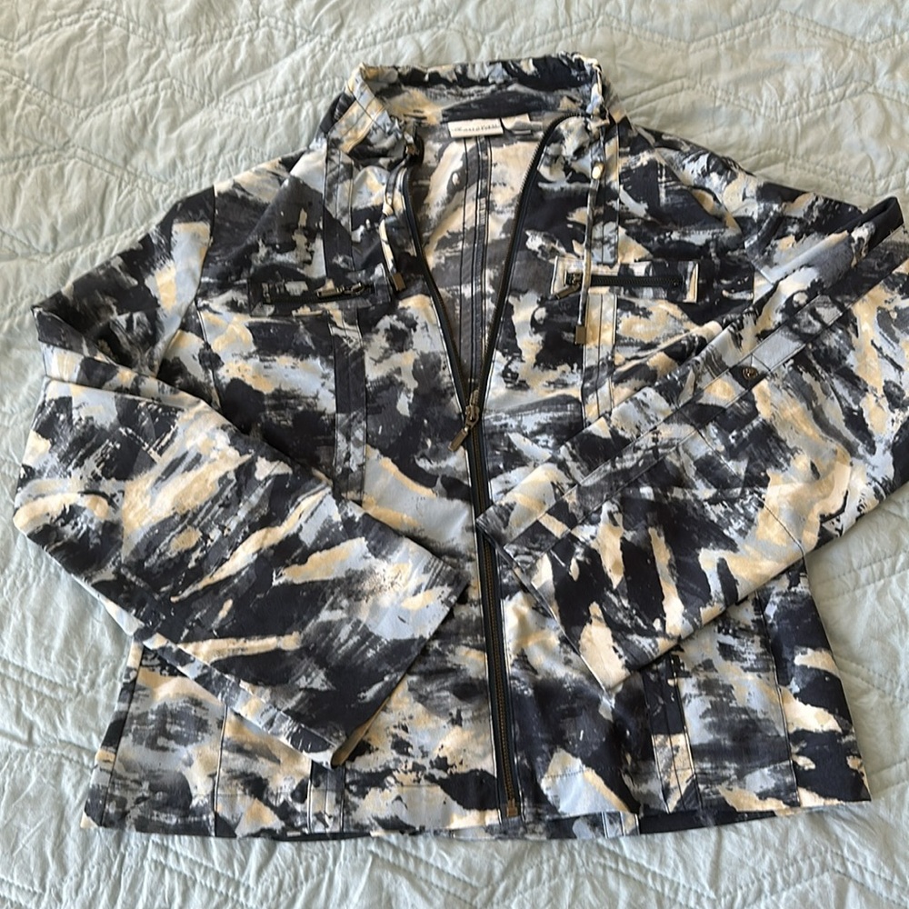 Synergy by Chico’s zip up top